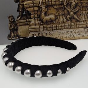 Elegant Velvet Black Pearl Headband